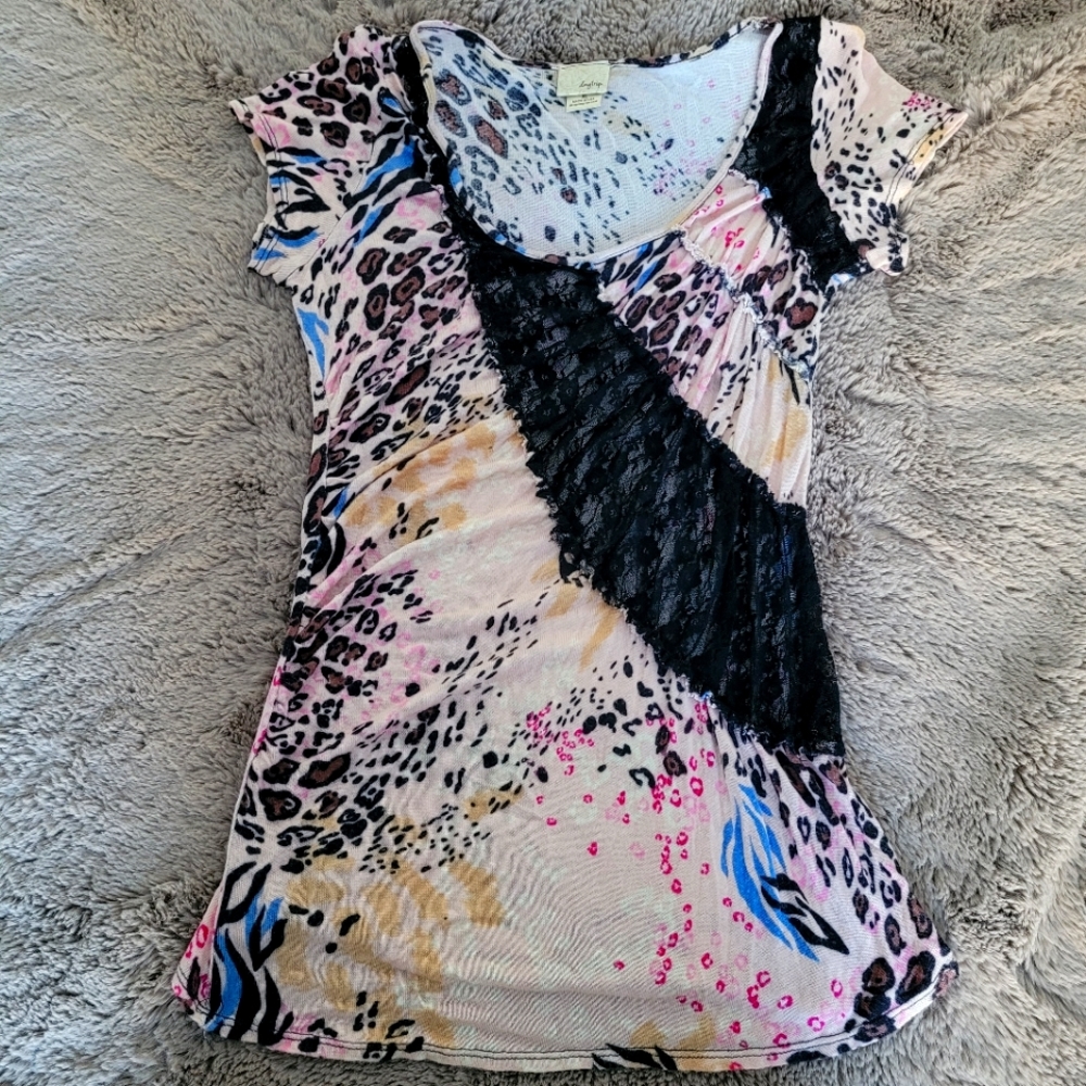Daytrip top with lace detail